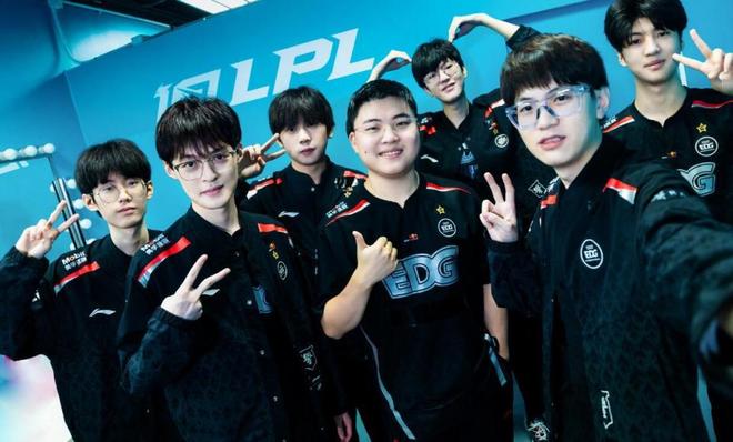 外界期待 外界期待