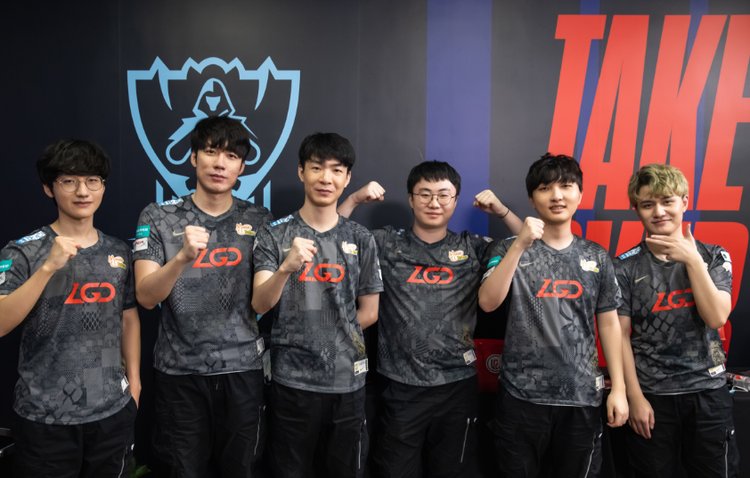 渐趋于稳健 渐趋于稳健