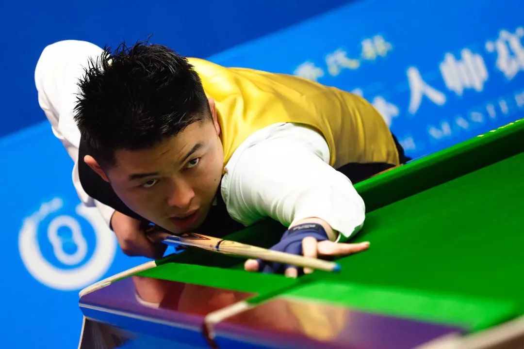 而是与经纪 而是与经纪